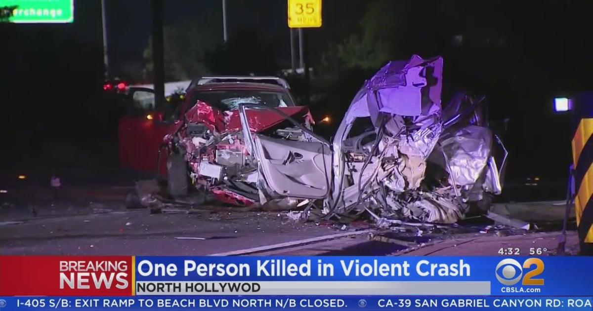 Several people injured in Hollywood after multi-vehicle crash