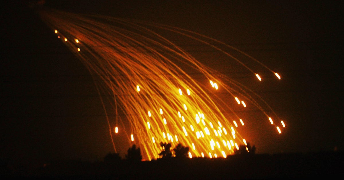 what-is-white-phosphorus-and-what-does-it-mean-that-russia-may-be