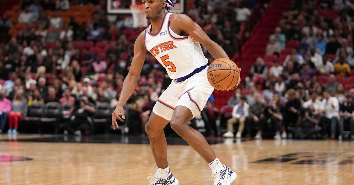 Knicks close on 3813 run, stun reeling Heat CBS New York