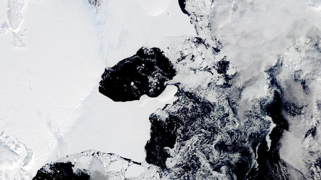 Antarctic Ice Collapse 