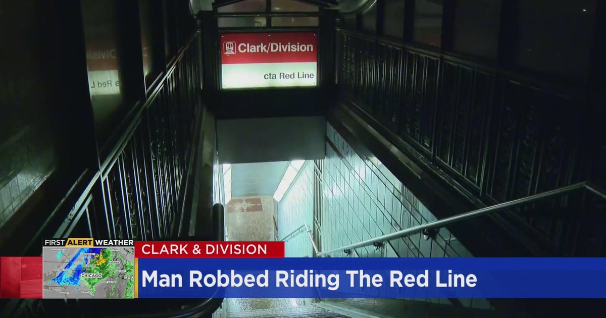 Man robbed on CTA Red Line train in Gold Coast - CBS Chicago