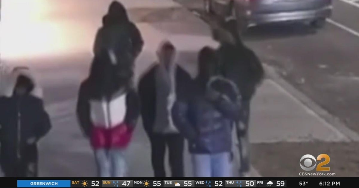 Police seek group of men caught on camera attacking Jewish man in ...