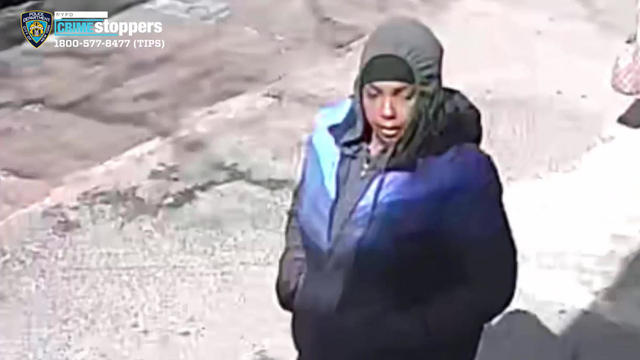 queens-79-year-old-robbed.jpg 