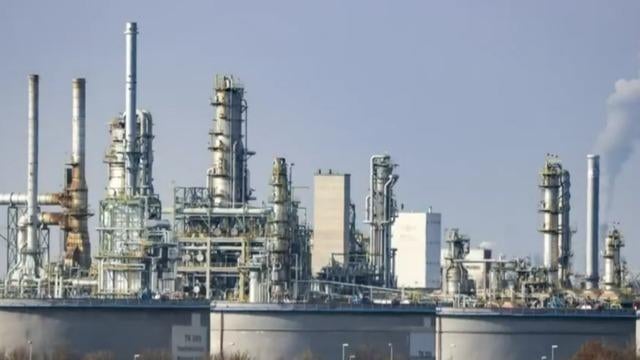 cbsn-fusion-russian-invasion-ukraine-ripple-effect-economy-commodities-prices-thumbnail-952427-640x360.jpg 