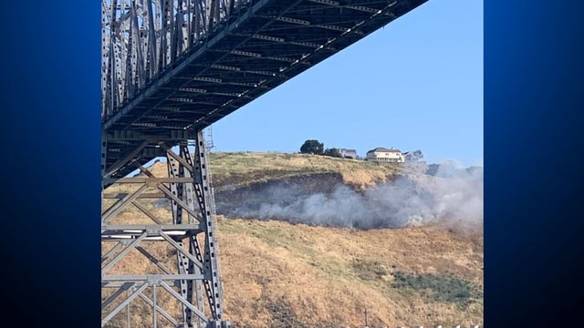 carquinez-bridge-carquinez-fire-photo.jpg 