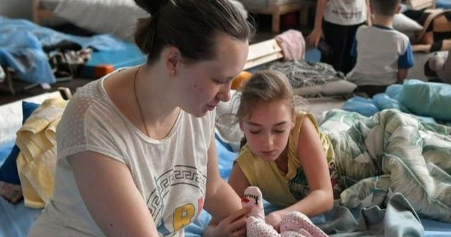 United Nations sexual and reproductive health agency provides assistance to women in Ukraine - CBS News
