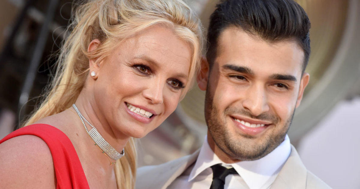 Britney Spears announces she is pregnant, expecting first child with