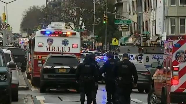 cbsn-fusion-what-we-know-about-the-nyc-shooting-suspect-thumbnail-958902-640x360.jpg 