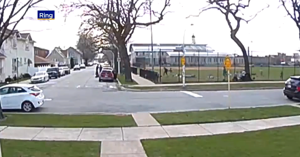 Canaryville driveby shooting leaves woman dead, man in critical