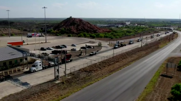 Backlog of commercial trucks at border in Laredo 