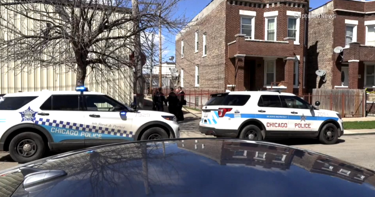 Young teenage boy shot and killed in Homan Square alley - CBS Chicago