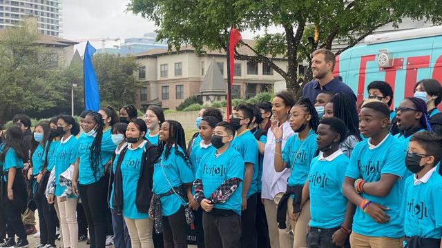 Dirk Nowitzki helping Dallas ISD students develop championship mentality 