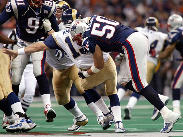 Linebacker Mike Vrabel of the Pittsburgh Steelers looks on from the News  Photo - Getty Images