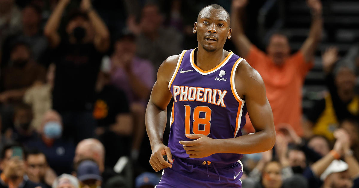 Phoenix Suns' Bismack Biyombo is donating his $1.3 million salary to build  a hospital in the Congo - CBS News