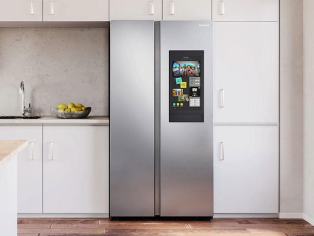 samsung-smart-side-by-side-refrigerator-with-family-hub.jpg 