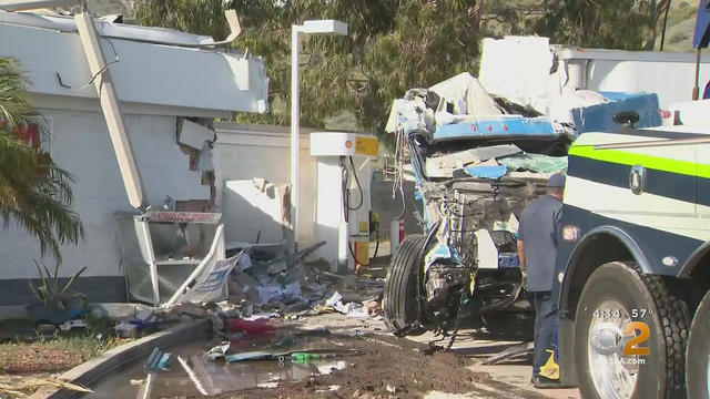 fillmore-big-rig-into-gas-station.jpg 