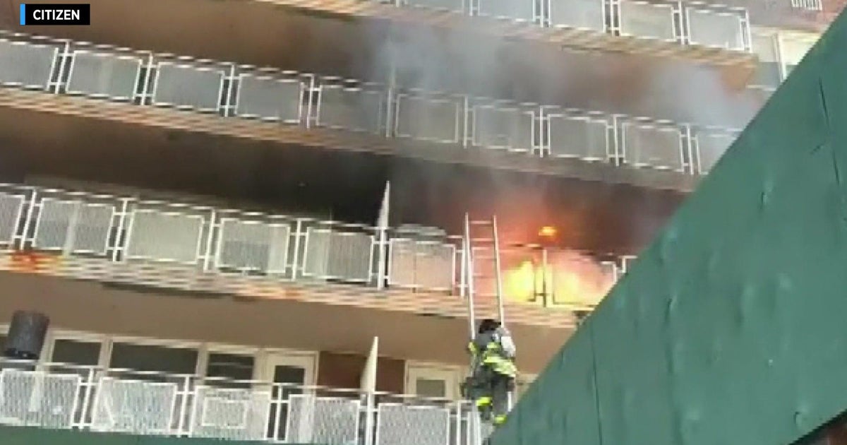 Fire forces families out of Brooklyn apartment building - CBS New York