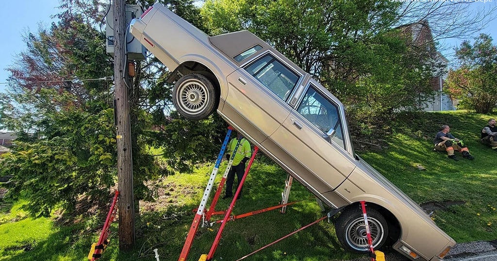 Road shut down, vehicle to be towed after accident in Duquesne CBS