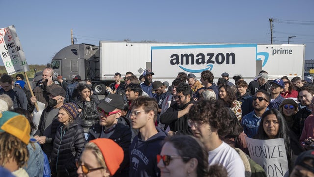 Senator Bernie Sanders Joins Workers For An Amazon Labor Union Rally 