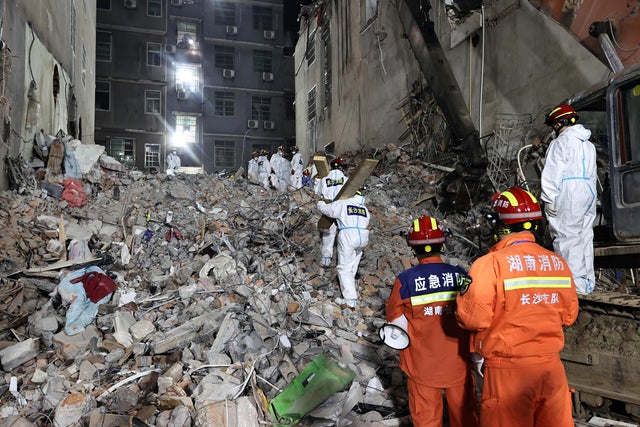 10 Rescued, 5 Dead In Central China Building Collapse