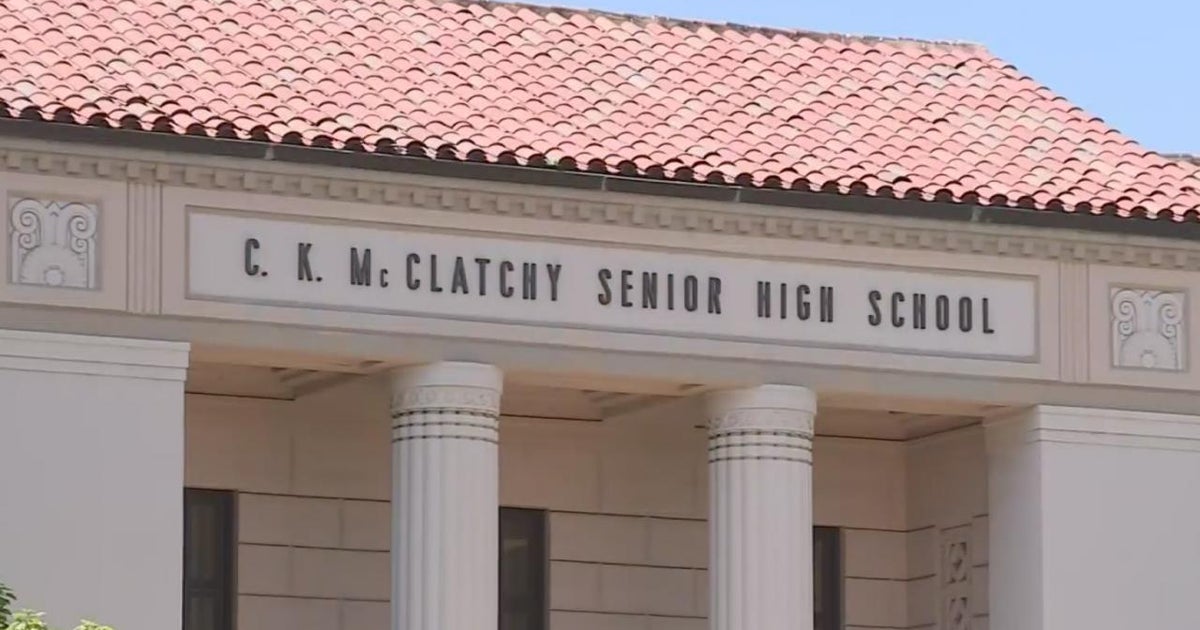 2 McClatchy High students robbed minutes after school near parking lot