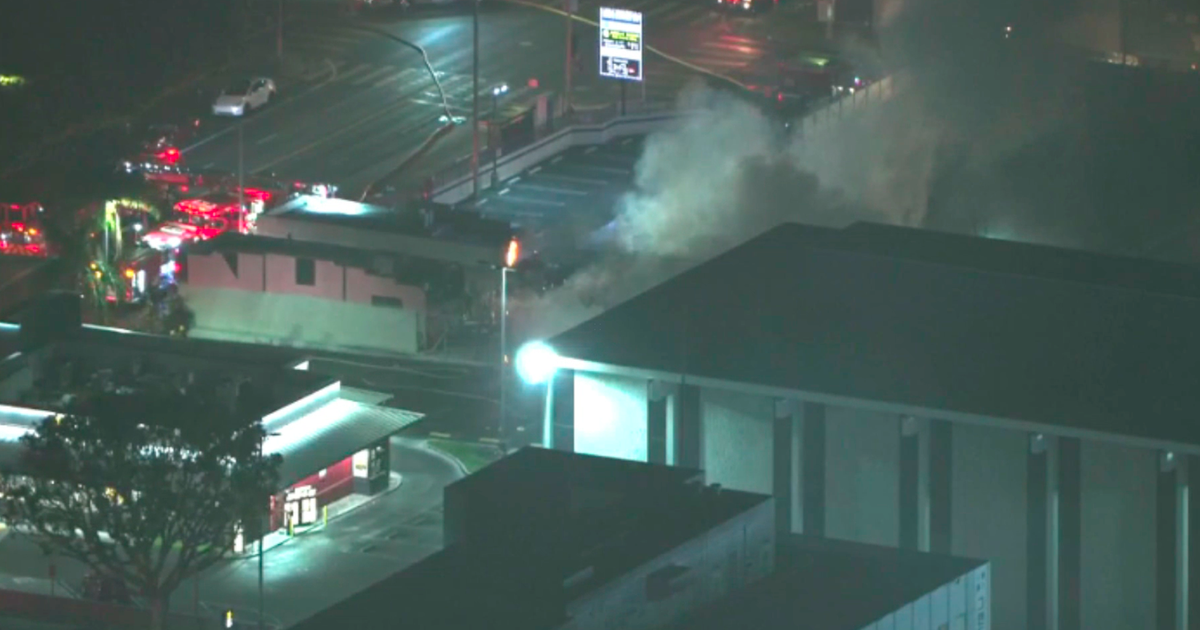 Vacant building fire threatens nearby structures in Koreatown before knock down CBS Los Angeles