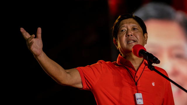 Son and namesake of Philippine dictator Ferdinand Marcos Jr. campaigns for president 