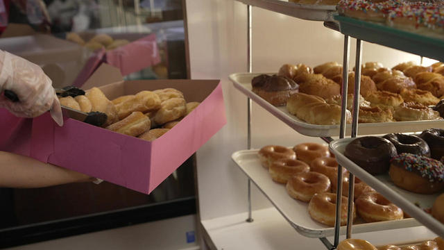 doughnut-shop-pink-box-1280.jpg 