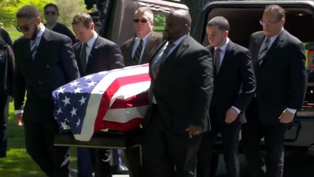 cbsn-fusion-strangers-give-wwii-veteran-a-final-farewell-thumbnail-1002871-640x360.jpg 