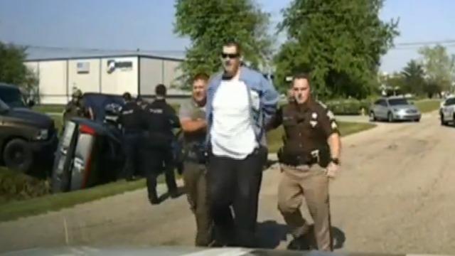 cbsn-fusion-video-shows-moments-after-capture-of-alabama-fugitives-thumbnail-1005046-640x360.jpg 