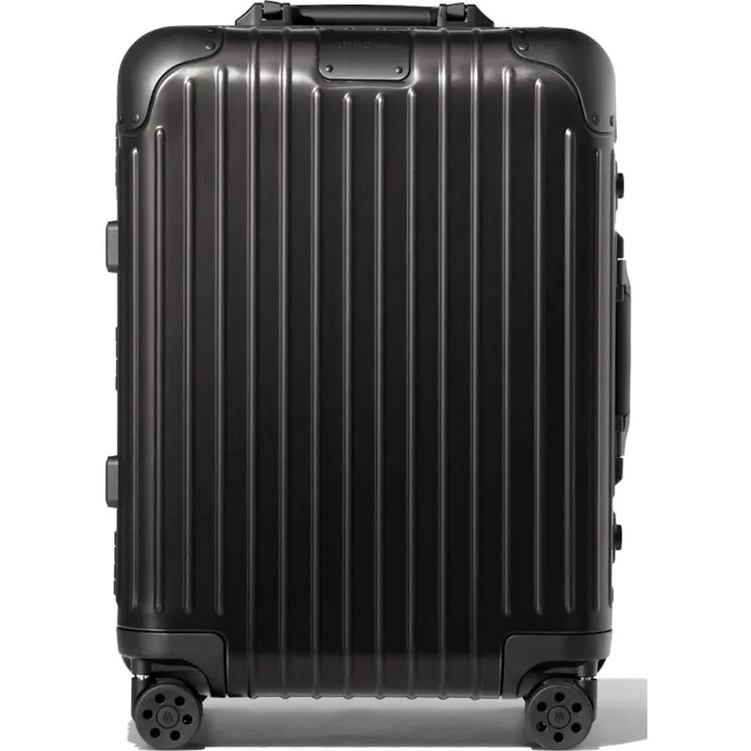 rimowa-black.jpg 