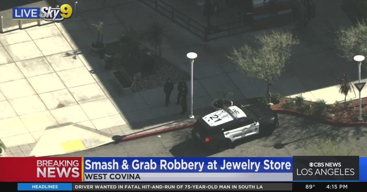 Smash and grab robbery at jewelry store in West Covina - CBS Los Angeles