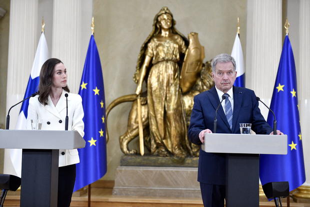 Finland's Prime Minister Sanna Marin and Finland's President Sauli Niinisto attend a joint news conference on Finland's security policy decisions at the Presidential Palace in Helsinki 