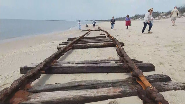 16PKG_JH_CAPE-MAY-GHOST-TRACKS_frame_2006.jpg