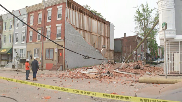 Partial-Rowhome-Collapse-In-Brewerytown_frame_621.png 