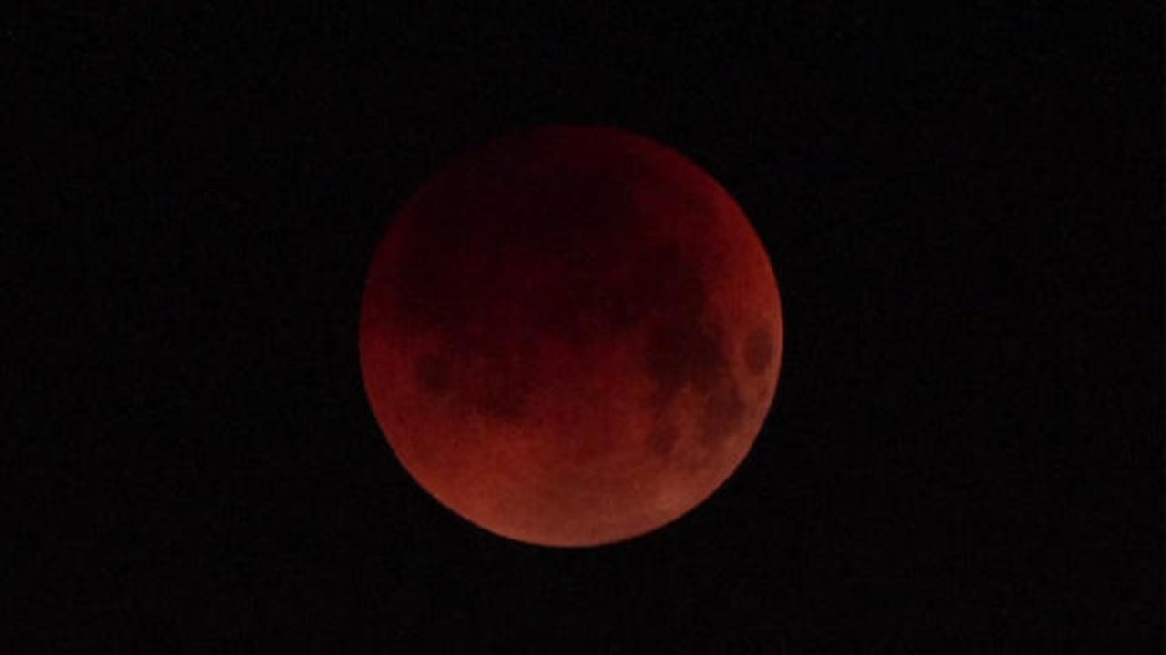 nasa blood red moon 2022