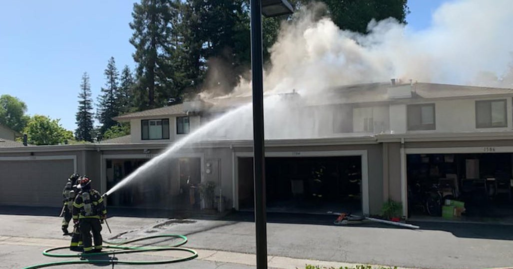 San Jose fire crews battle 2-alarm blaze at apartment building - CBS ...