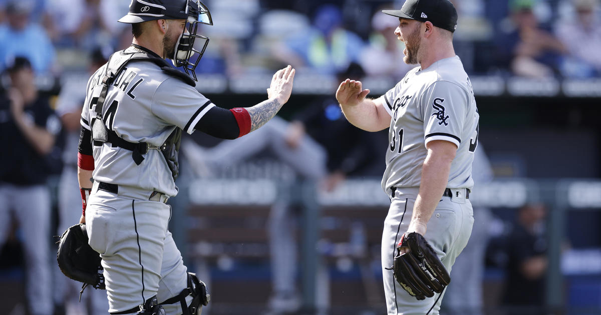 White Sox finish 3-game series with 7-4 victory over the Royals - CBS ...