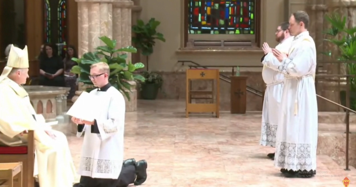 Meet the Catholic priests who minister to Chicago baseball teams