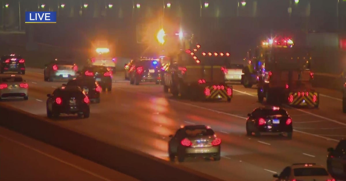 Woman shot on Dan Ryan Expressway - CBS Chicago