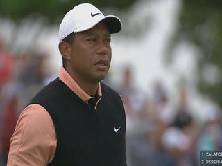 GOLFTV on X: Ever wondered why @TigerWoods wears tape on his middle finger  for every round?  / X