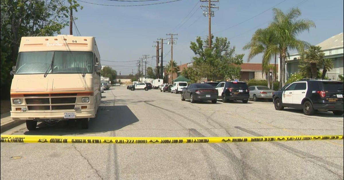 Two men shot to death after murder-suicide in Commerce - CBS Los Angeles