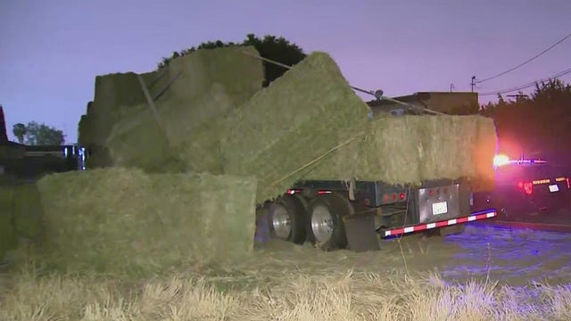 710-rollover-hay-bales.jpg 