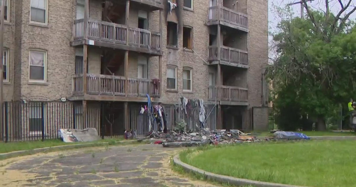 Toddler found dead in apartment fire in Roseland - CBS Chicago