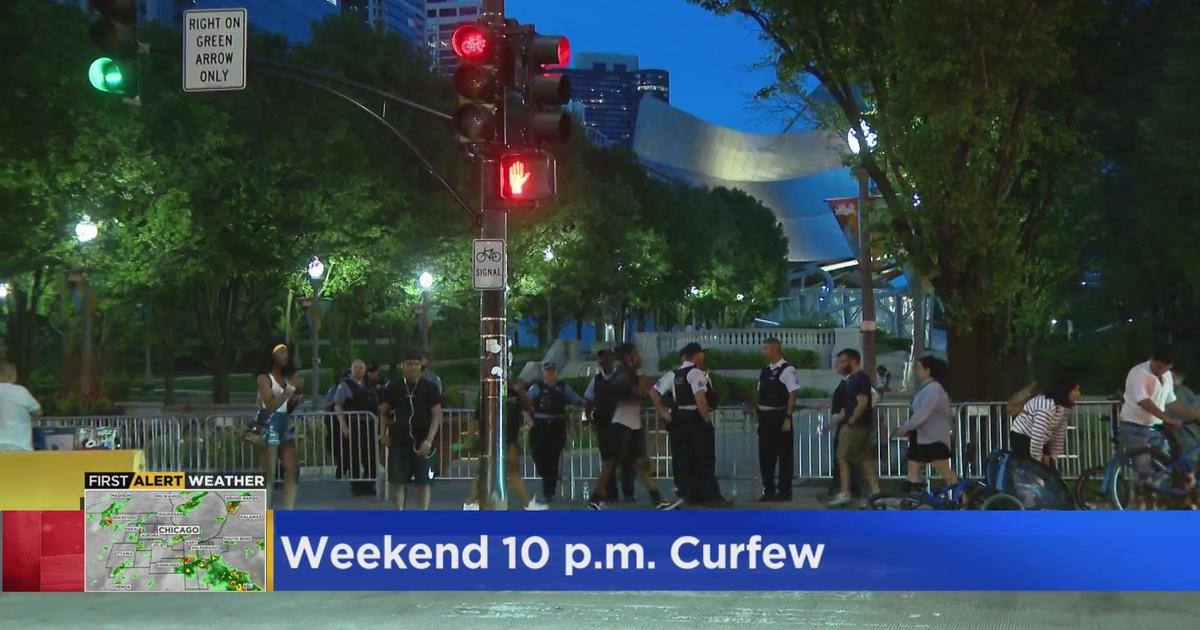 City Council approves 10 p.m. weekend curfew for minors CBS Chicago