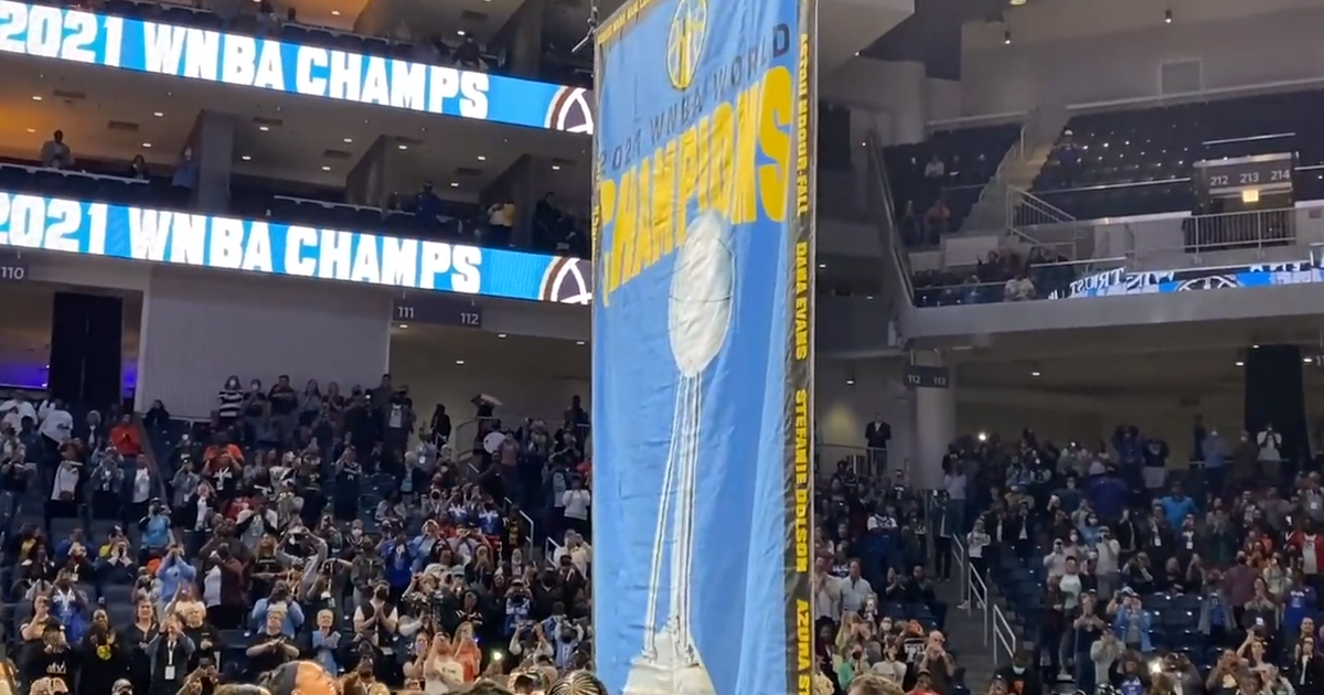 WNBA championship banner raised for Sky - CBS Chicago