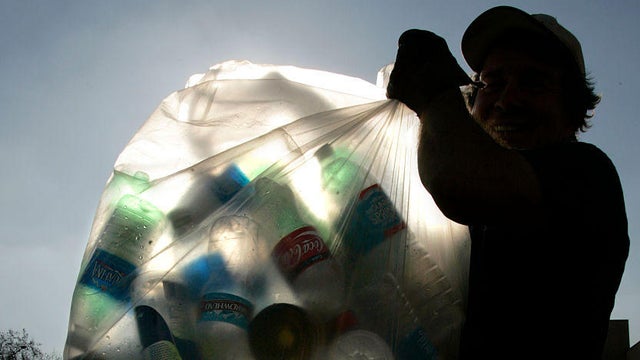 (Los Angeles)–Wolfgang Braendle does a lot of recycling, bringing in several dozen bags three–to–fo 