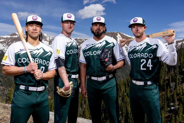 Colorado Rockies Size M Baseball Jersey