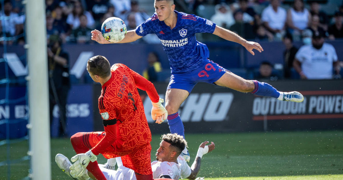 LA Galaxy's Joveljic Nets 2 Goals In 4-1 Win Over Austin - CBS Los Angeles