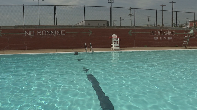 17PKG_HM_LIFEGUARD-SHORTAGE_frame_273.png 